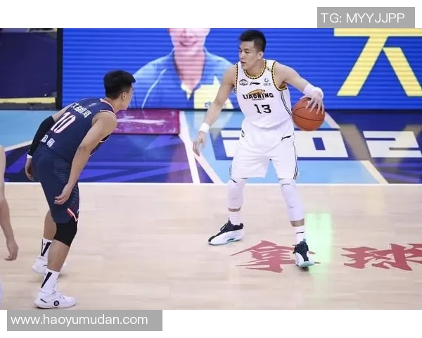 南京篮球队精英赛精彩配合分析展现团队默契与战术执行力